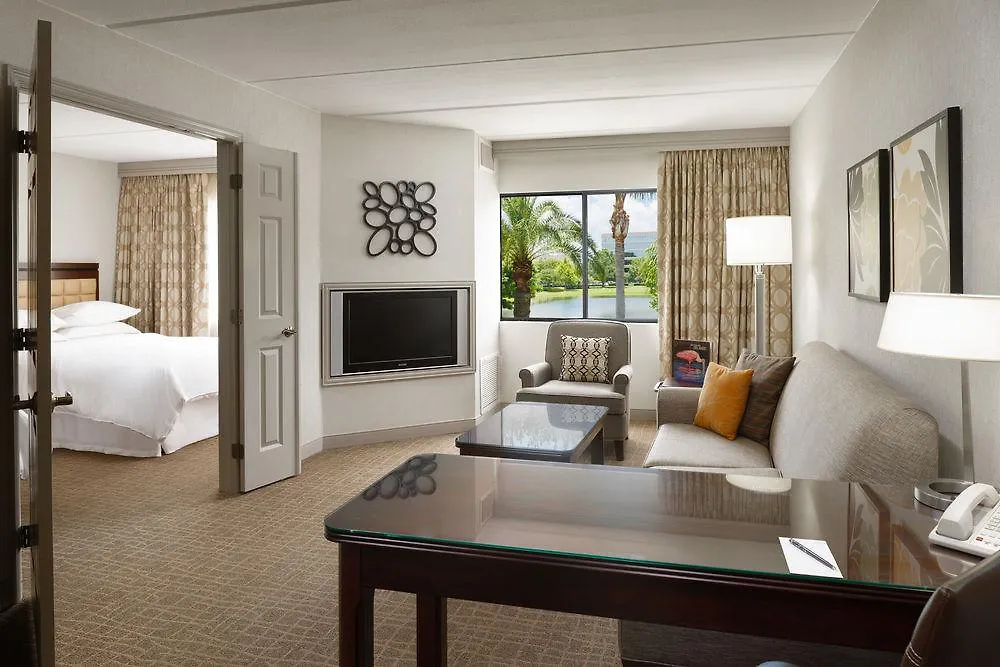 Sheraton Suites Orlando Airport Hotel 3*,