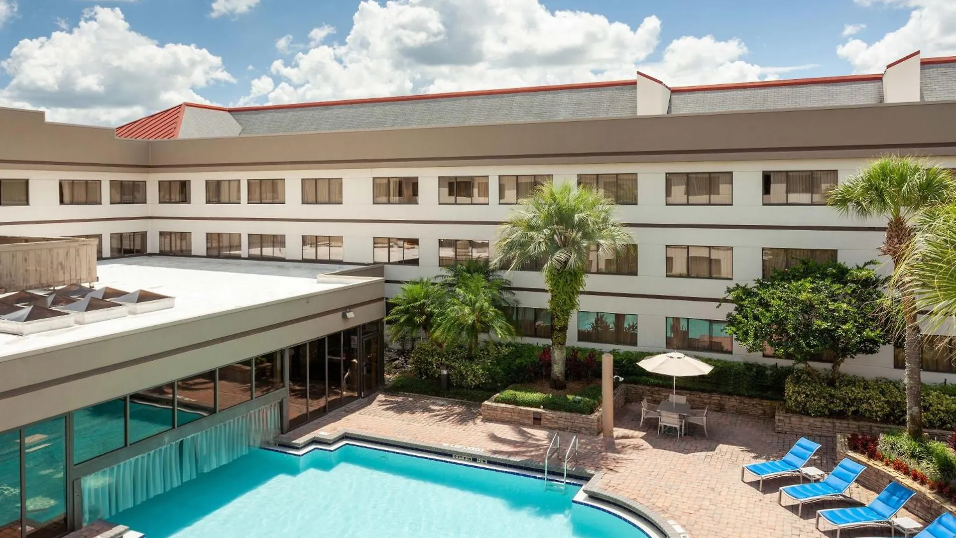 Sheraton Suites Orlando Airport Hotel