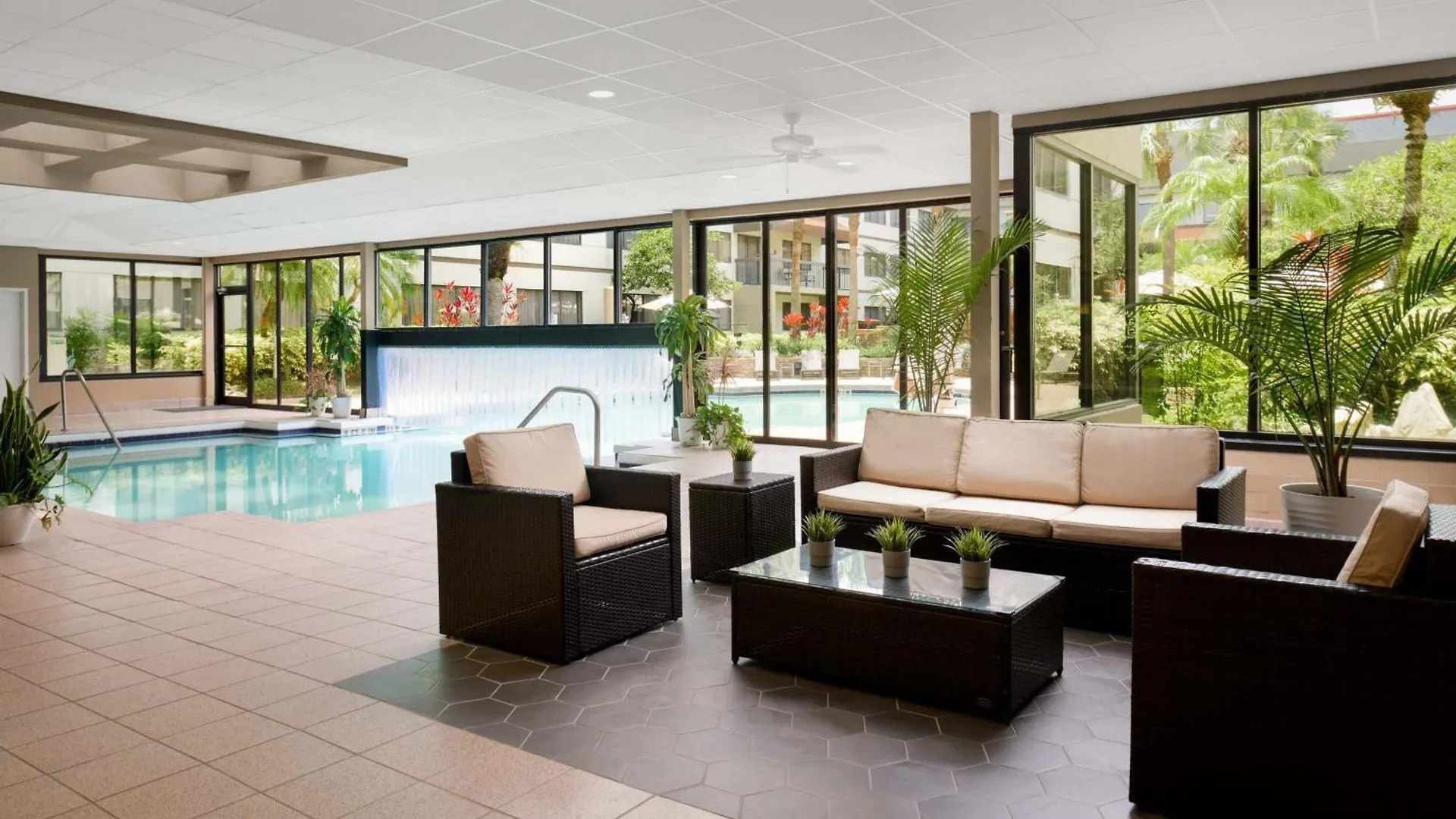 Sheraton Suites Orlando Airport Hotel