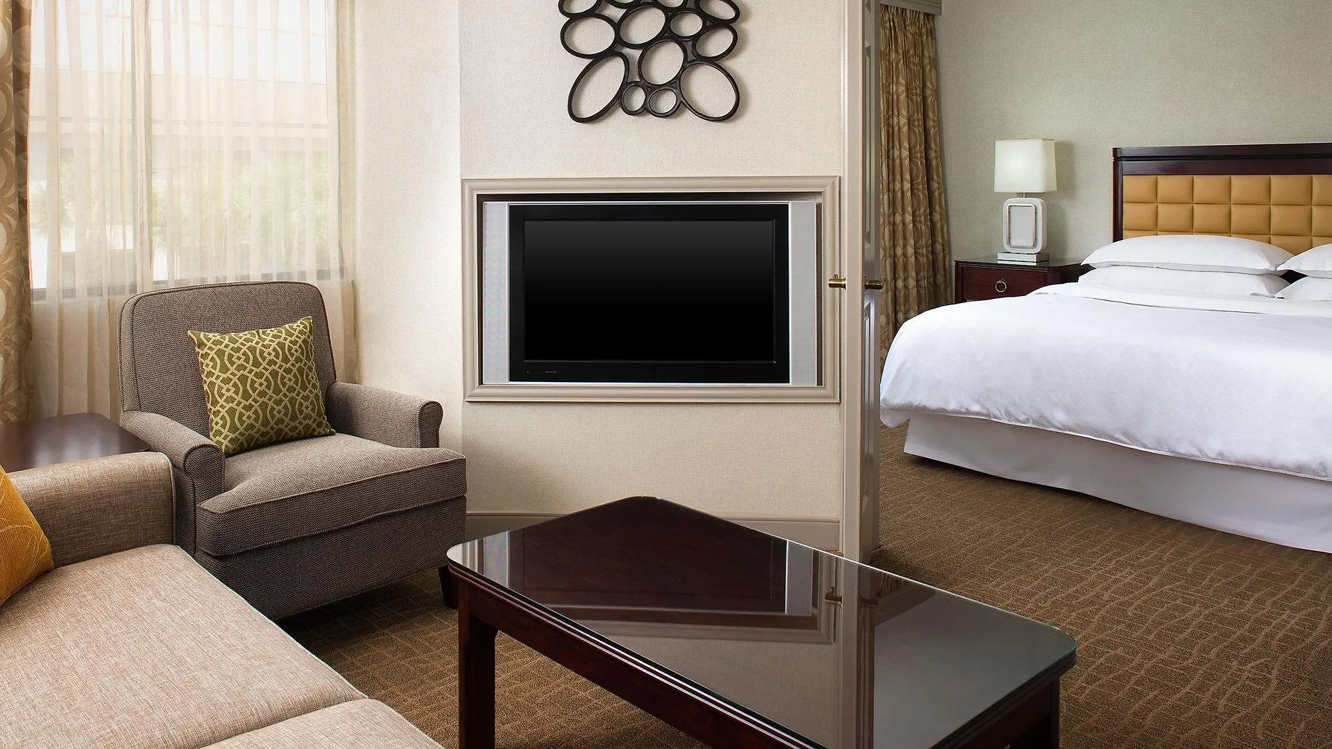 Sheraton Suites Orlando Airport Hotel